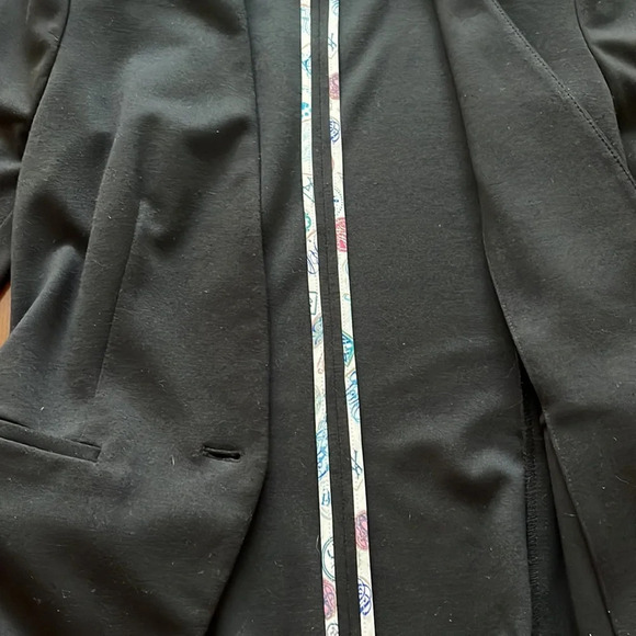 Classic Black  Blazer - Picture 6 of 7